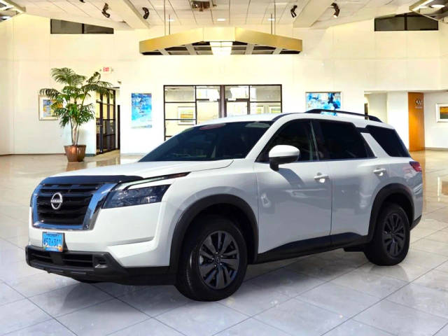 2023 Nissan Pathfinder SV 4WD photo