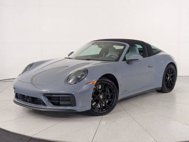 2023 Porsche 911 4 GTS AWD photo