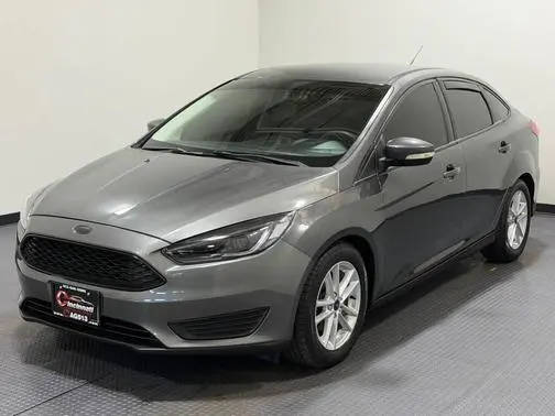 2015 Ford Focus SE FWD photo
