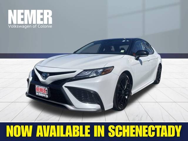 2022 Toyota Camry Hybrid XSE FWD photo