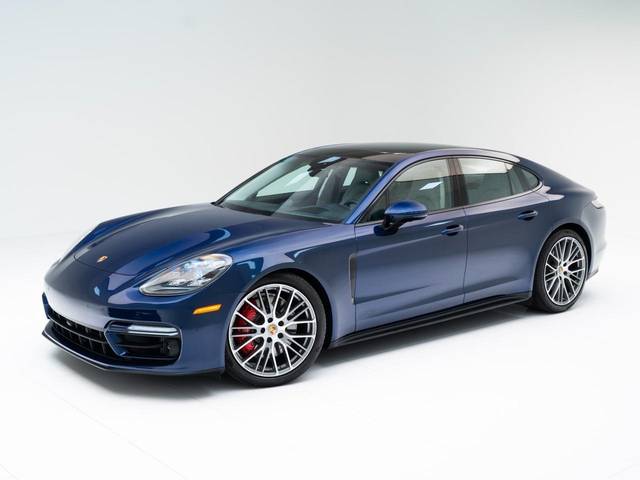 2023 Porsche Panamera GTS AWD photo