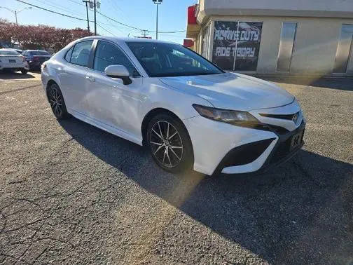 2021 Toyota Camry  FWD photo