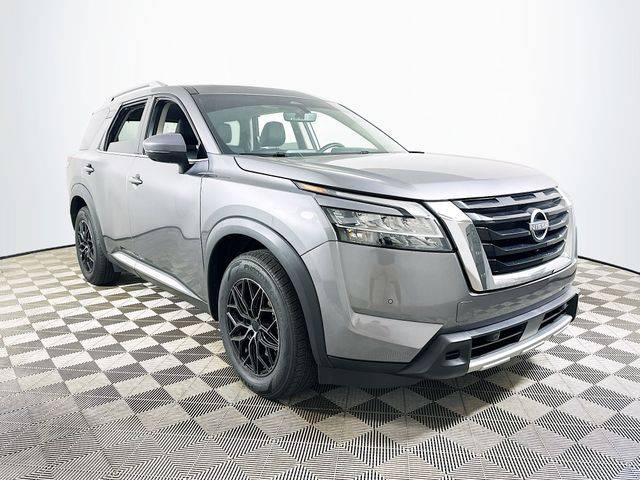 2023 Nissan Pathfinder Platinum FWD photo