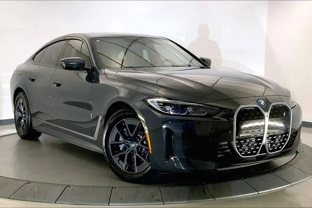2023 BMW i4 eDrive35 RWD photo
