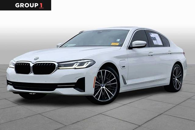 2023 BMW 5 Series 530e RWD photo