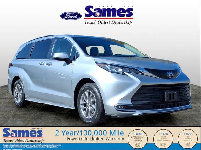 2023 Toyota Sienna XLE FWD photo