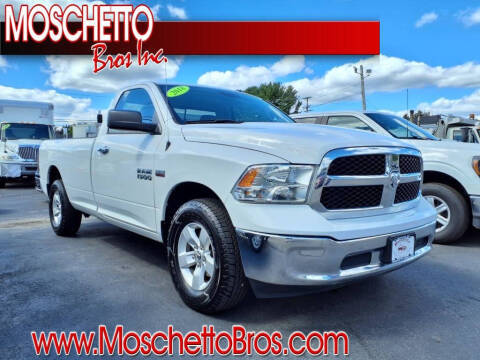 2018 Ram 1500 SLT 4WD photo