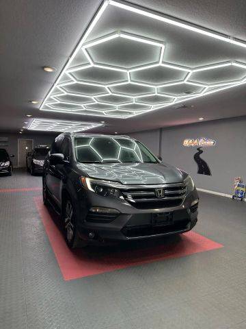2016 Honda Pilot Touring FWD photo