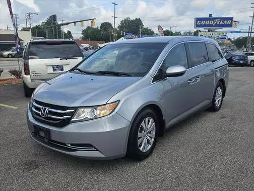 2017 Honda Odyssey SE FWD photo