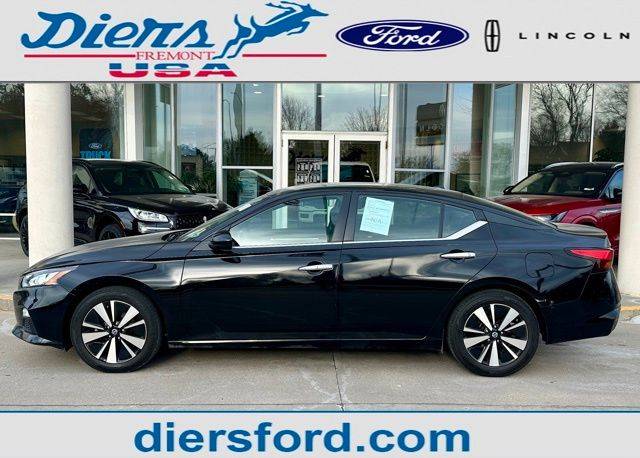 2022 Nissan Altima 2.5 SV FWD photo
