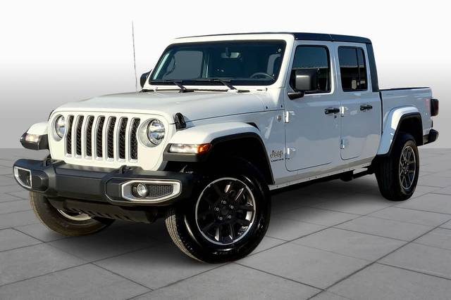 2023 Jeep Gladiator Overland 4WD photo