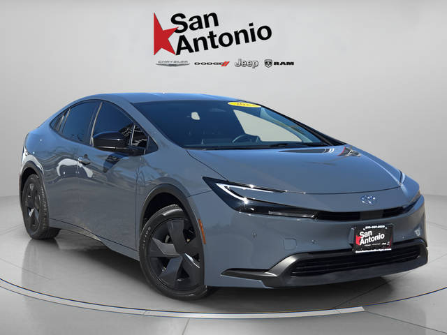 2023 Toyota Prius LE FWD photo