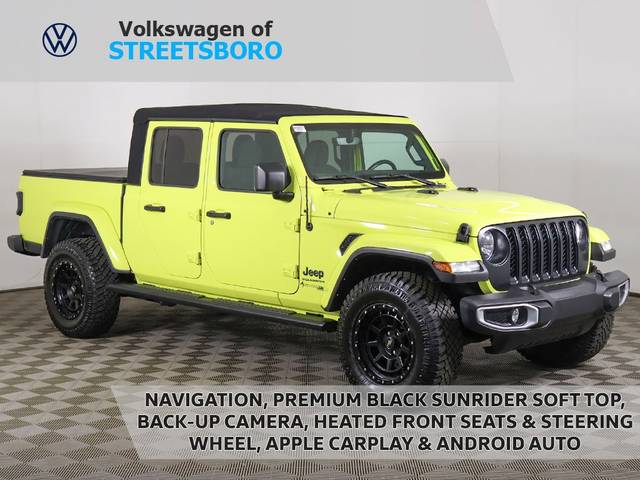 2023 Jeep Gladiator Overland 4WD photo