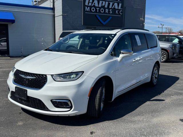 2022 Chrysler Pacifica Minivan Limited FWD photo