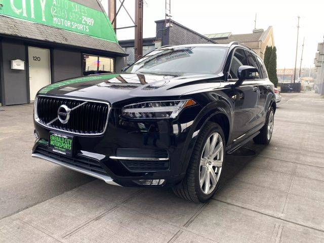2016 Volvo XC90 T6 Momentum AWD photo