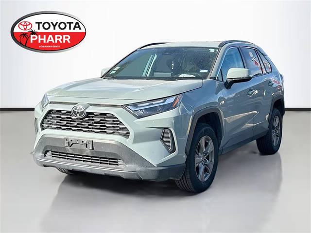 2022 Toyota RAV4 XLE FWD photo