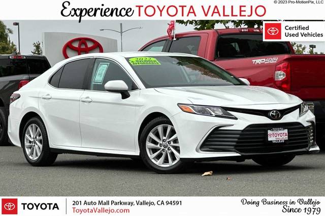 2022 Toyota Camry LE FWD photo