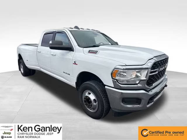 2022 Ram 3500 Big Horn 4WD photo