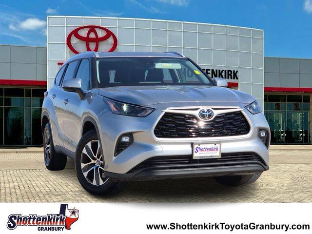 2023 Toyota Highlander XLE FWD photo