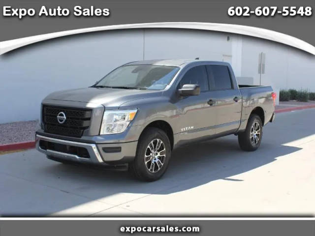 2022 Nissan Titan SV 4WD photo