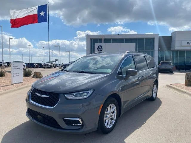 2022 Chrysler Pacifica Minivan Touring L FWD photo
