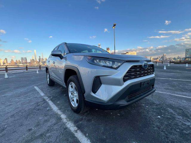 2019 Toyota RAV4 Hybrid LE AWD photo