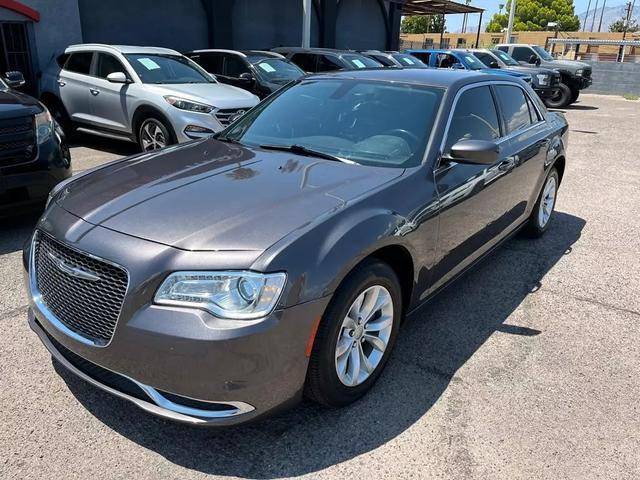 2015 Chrysler 300 Limited RWD photo