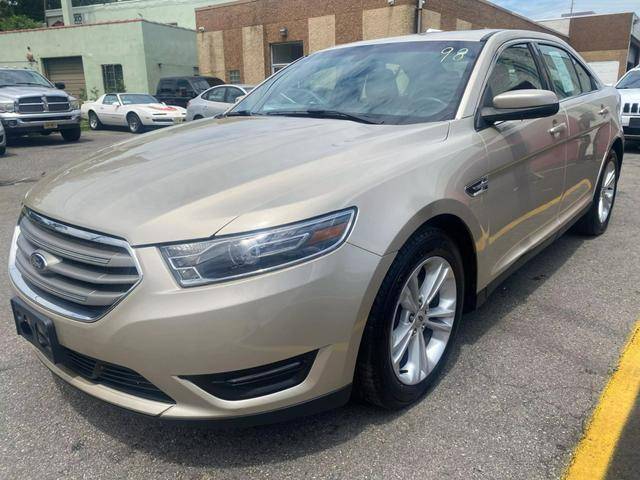 2018 Ford Taurus SEL AWD photo