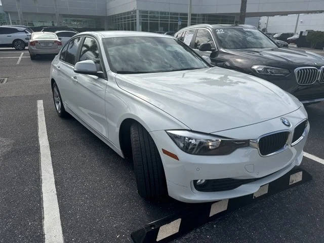 2015 BMW 3 Series 320i RWD photo