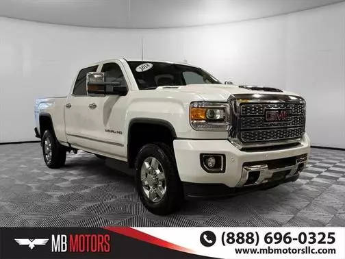 2018 GMC Sierra 3500HD Denali 4WD photo