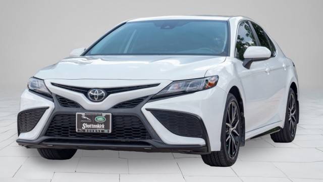 2021 Toyota Camry SE FWD photo