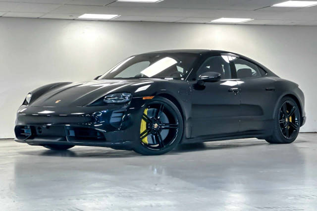 2022 Porsche Taycan Turbo S AWD photo