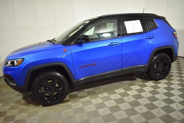 2023 Jeep Compass Trailhawk 4WD photo