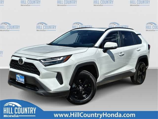 2023 Toyota RAV4 XLE FWD photo