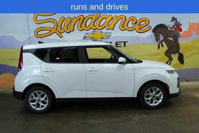 2022 Kia Soul LX FWD photo