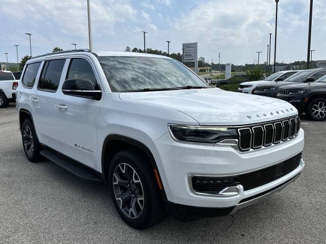 2023 Jeep Wagoneer Series III 4WD photo