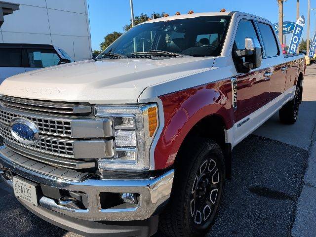 2019 Ford F-350 Super Duty Platinum 4WD photo