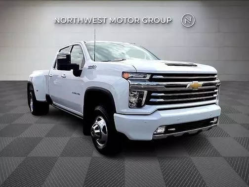 2023 Chevrolet Silverado 3500HD High Country 4WD photo