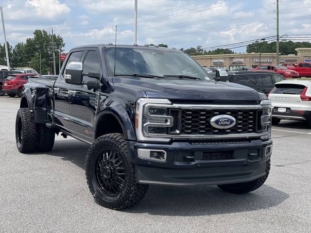 2023 Ford F-450 Super Duty Platinum 4WD photo