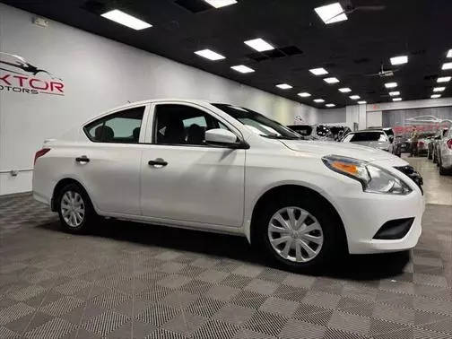 2016 Nissan Versa S Plus FWD photo