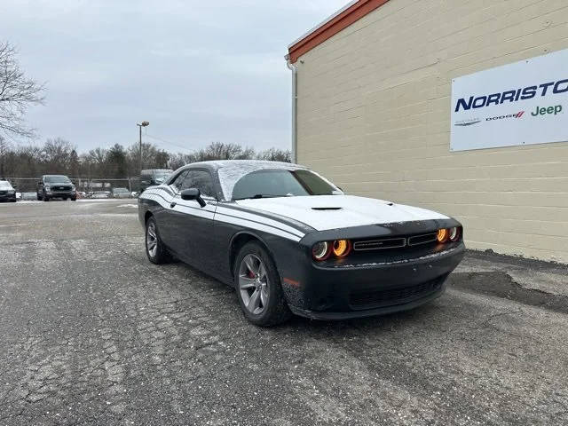 2019 Dodge Challenger SXT RWD photo