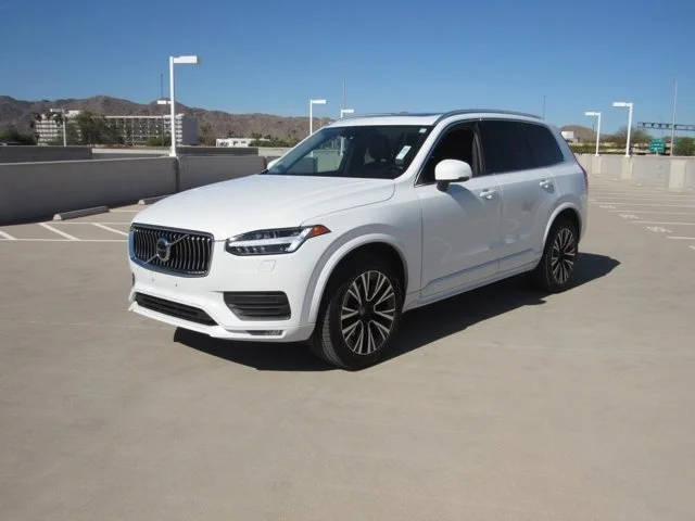 2022 Volvo XC90 Momentum AWD photo