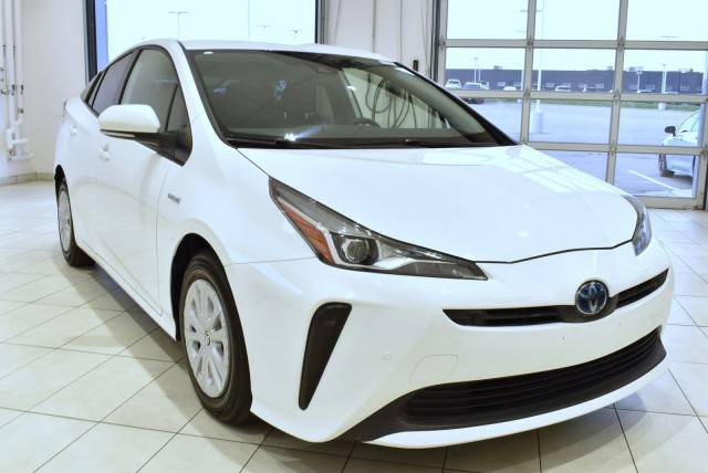 2021 Toyota Prius LE FWD photo