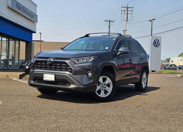 2021 Toyota RAV4 XLE FWD photo