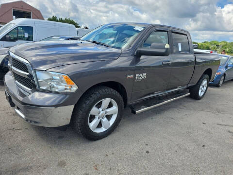 2019 Ram 1500 SLT 4WD photo