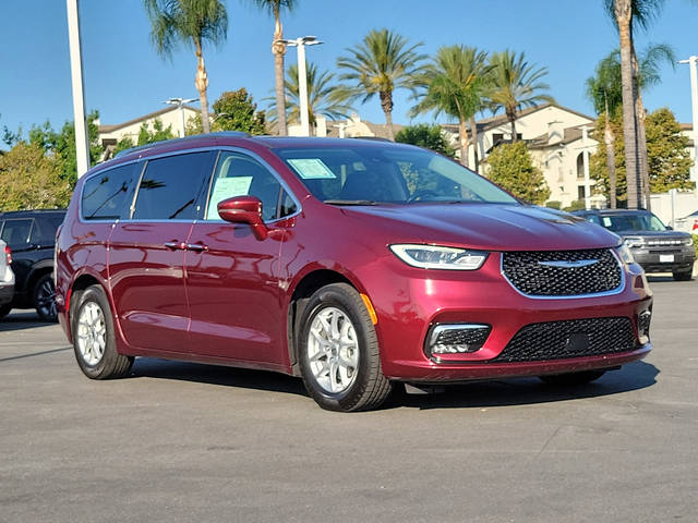 2021 Chrysler Pacifica Minivan Touring L FWD photo