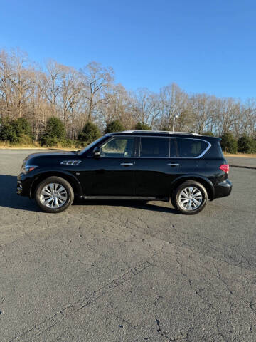 2017 Infiniti QX80  4WD photo