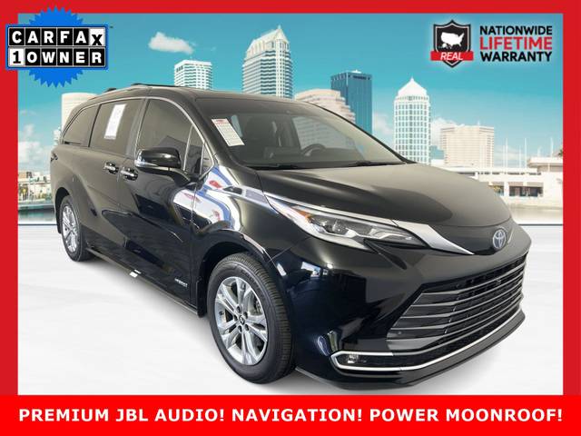 2021 Toyota Sienna Platinum AWD photo