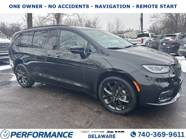 2023 Chrysler Pacifica Minivan Limited AWD photo