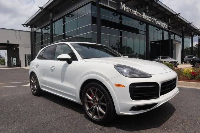 2023 Porsche Cayenne GTS AWD photo